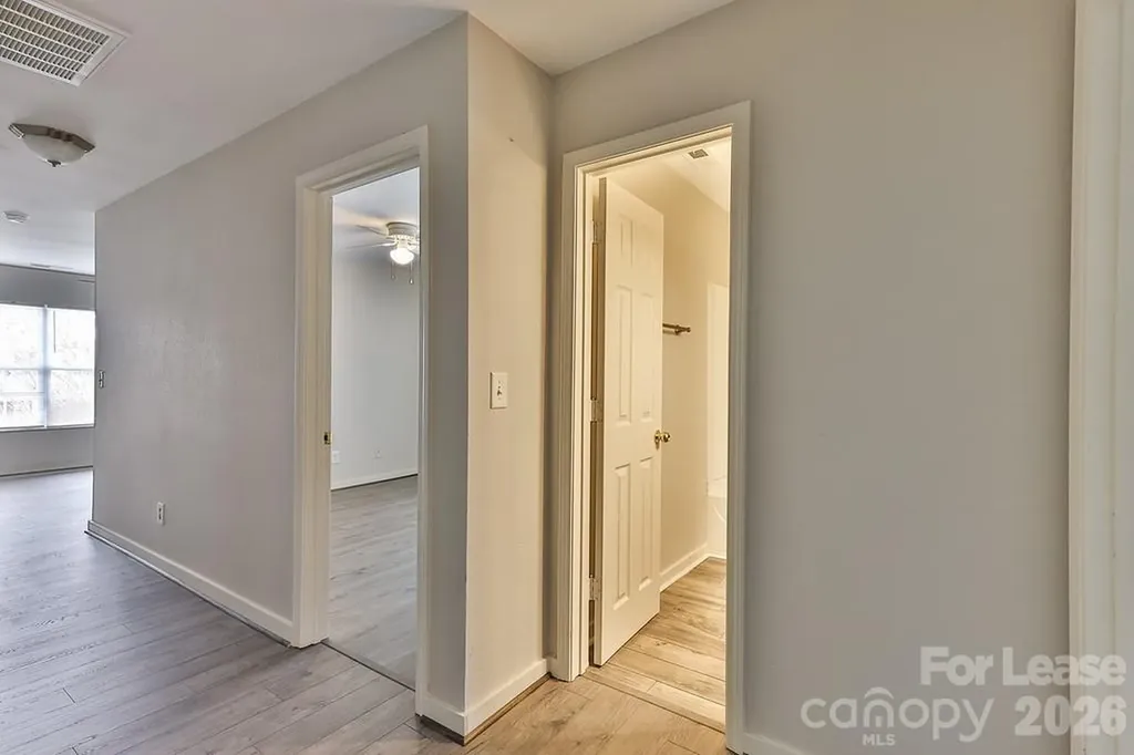 8946 Chalkstone Road Charlotte NC 28216