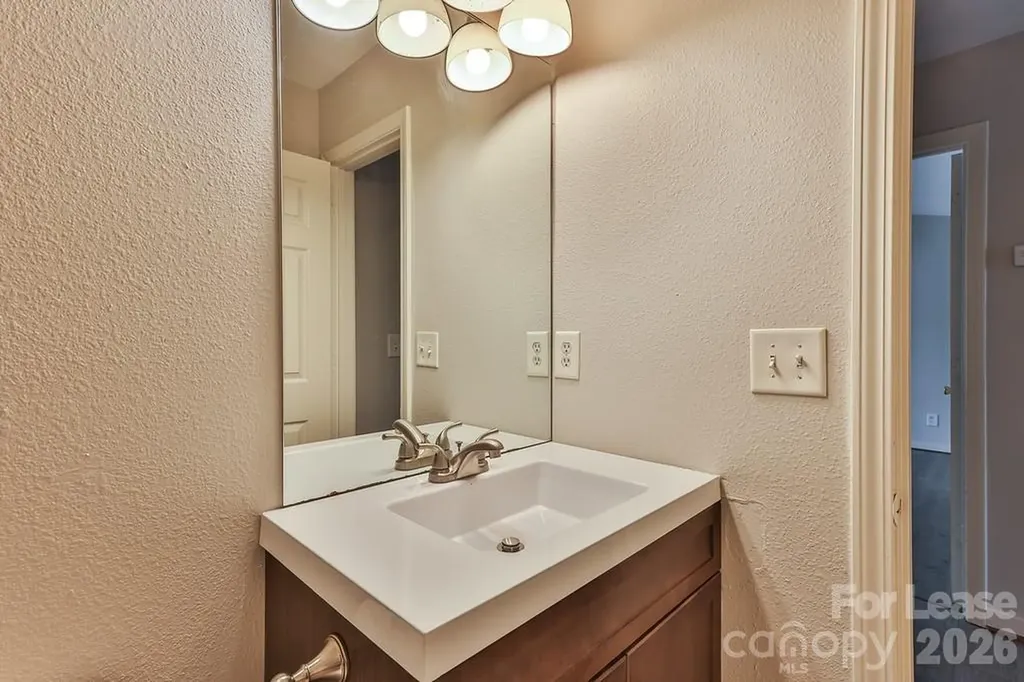 8946 Chalkstone Road Charlotte NC 28216