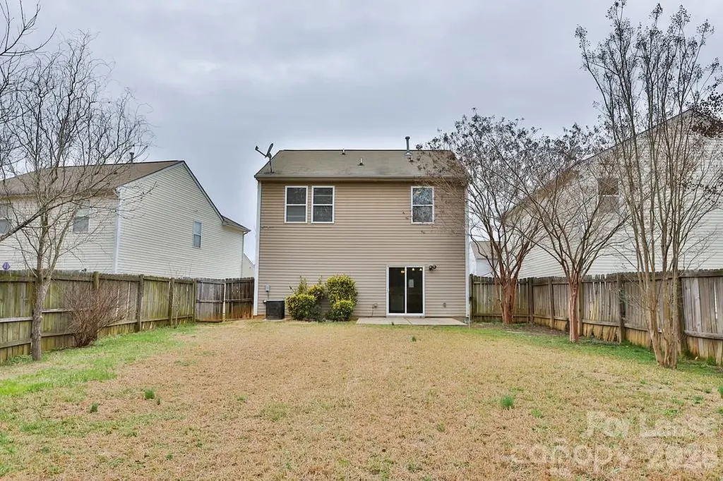 8946 Chalkstone Road Charlotte NC 28216