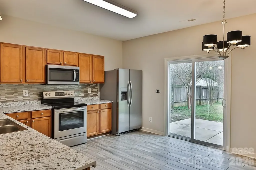 8946 Chalkstone Road Charlotte NC 28216