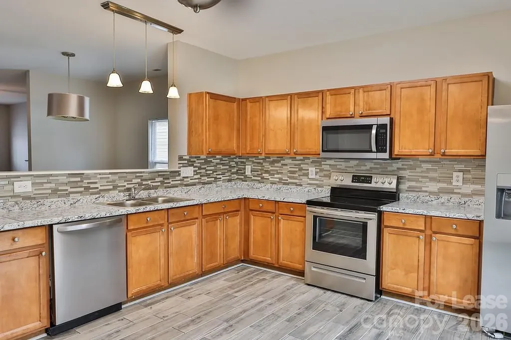 8946 Chalkstone Road Charlotte NC 28216