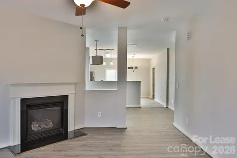 8946 Chalkstone Road Charlotte NC 28216