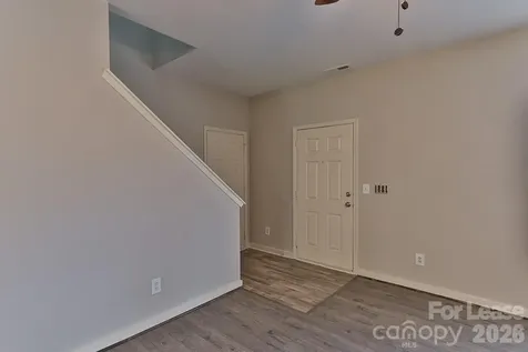 8946 Chalkstone Road Charlotte NC 28216