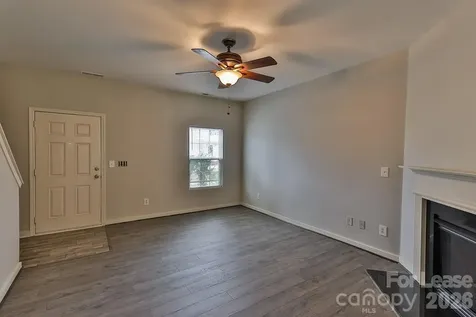 8946 Chalkstone Road Charlotte NC 28216