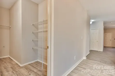 8946 Chalkstone Road Charlotte NC 28216