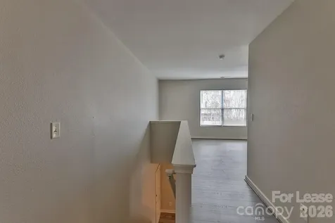 8946 Chalkstone Road Charlotte NC 28216