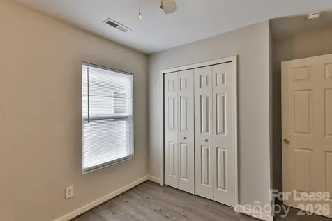 8946 Chalkstone Road Charlotte NC 28216
