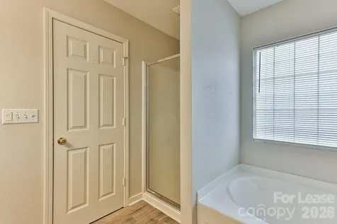 8946 Chalkstone Road Charlotte NC 28216