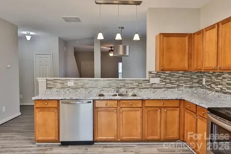 8946 Chalkstone Road Charlotte NC 28216