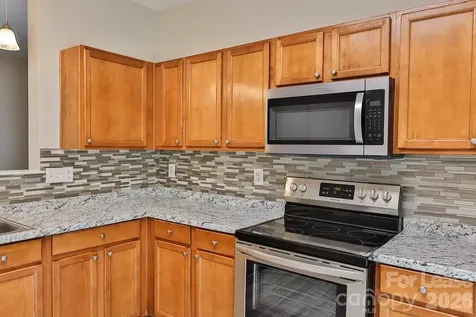 8946 Chalkstone Road Charlotte NC 28216