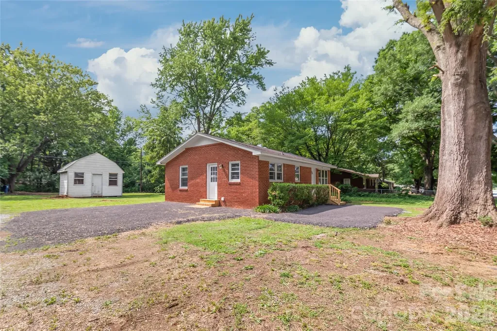 607 N Rocky River Road Monroe NC 28110