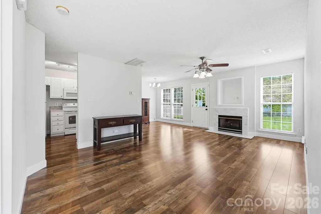 6912 Alanbrook Road Charlotte NC 28215