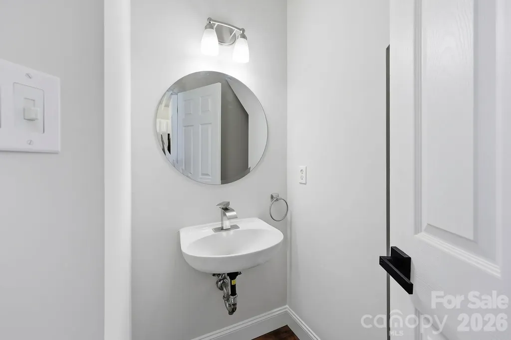 6912 Alanbrook Road Charlotte NC 28215
