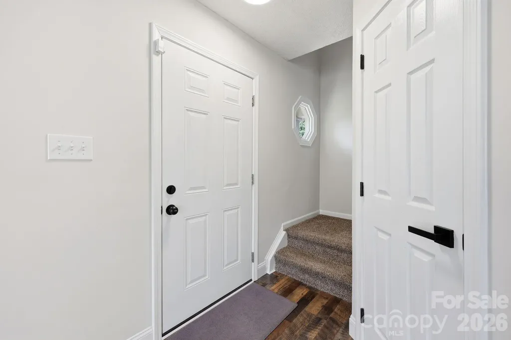 6912 Alanbrook Road Charlotte NC 28215