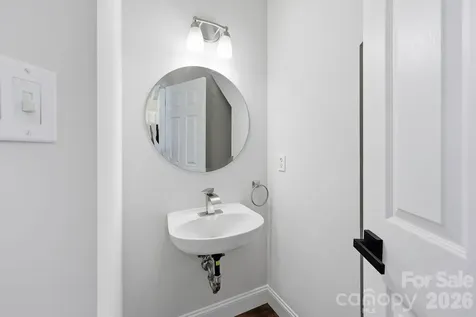 6912 Alanbrook Road Charlotte NC 28215