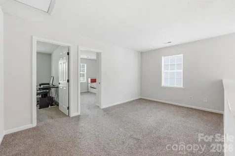 6912 Alanbrook Road Charlotte NC 28215
