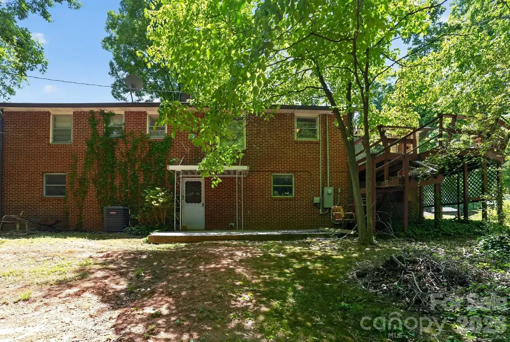 2291 19th Avenue NE Hickory NC 28601