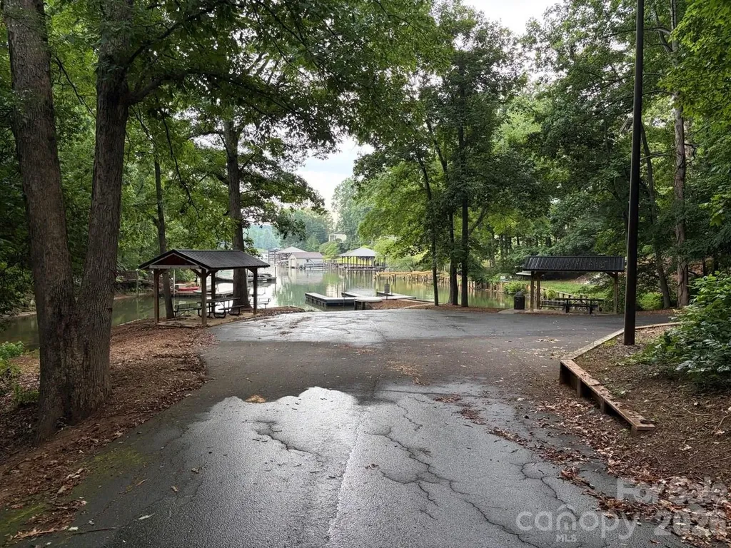914 Players Ridge Road Hickory NC 28601