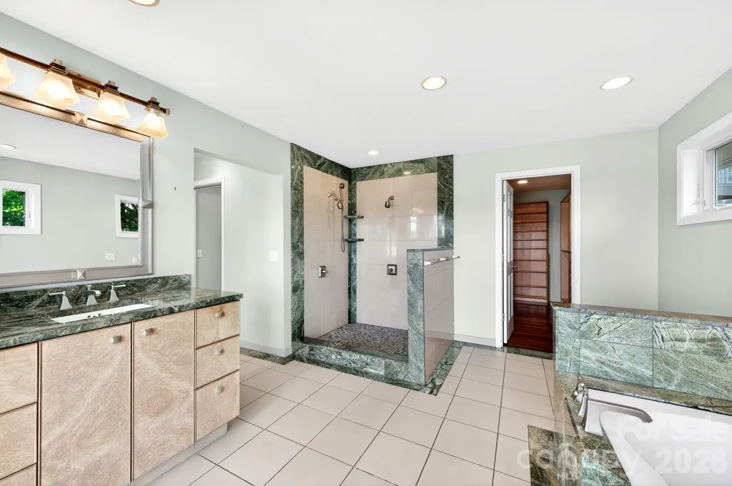 38 Lookout Road Asheville NC 28804