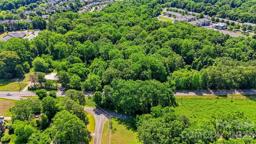 1321 Mecklenburg Highway Mooresville NC 28115