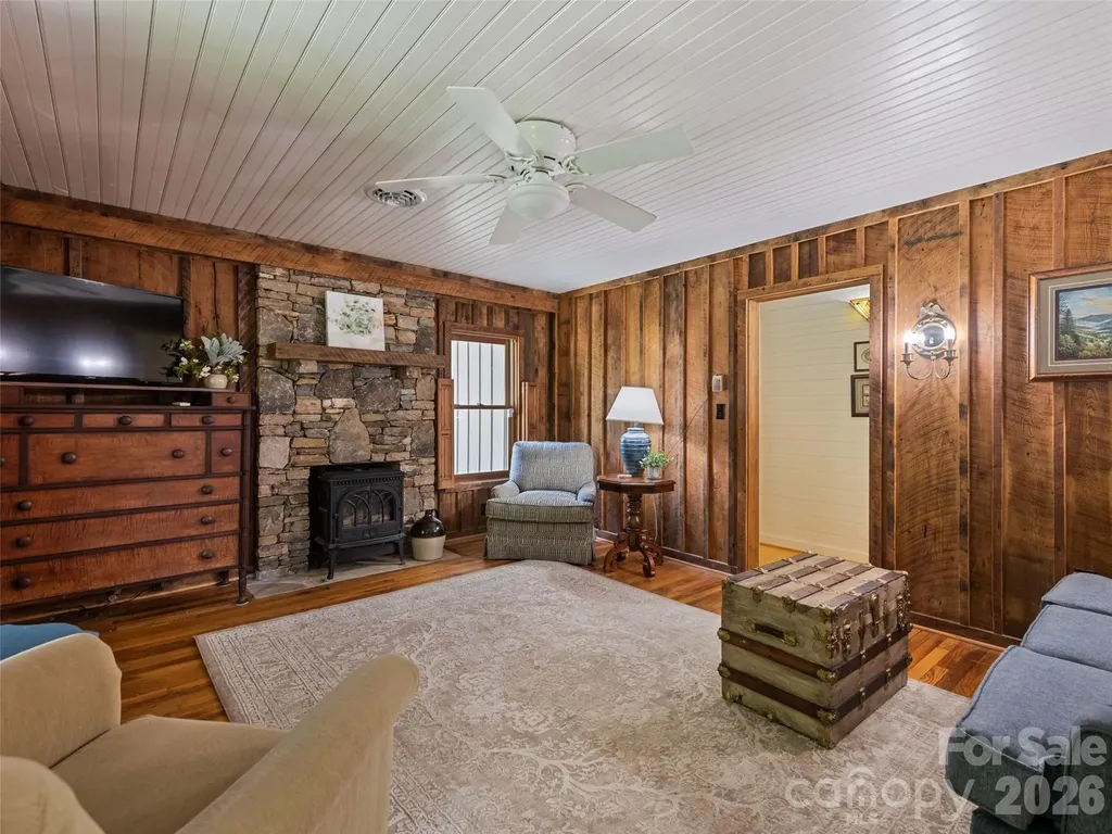 404 Red Bank Road Waynesville NC 28786