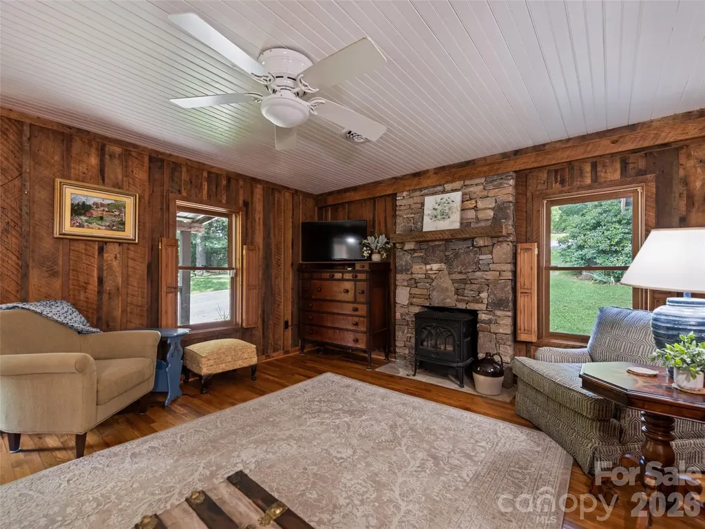 404 Red Bank Road Waynesville NC 28786