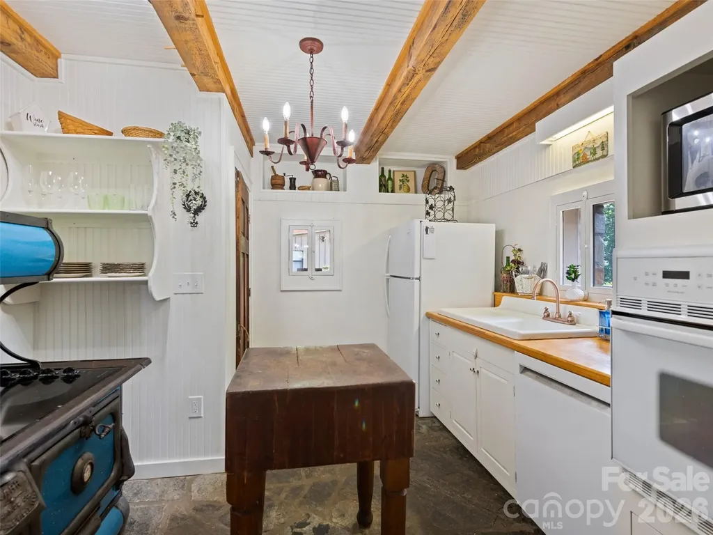 404 Red Bank Road Waynesville NC 28786