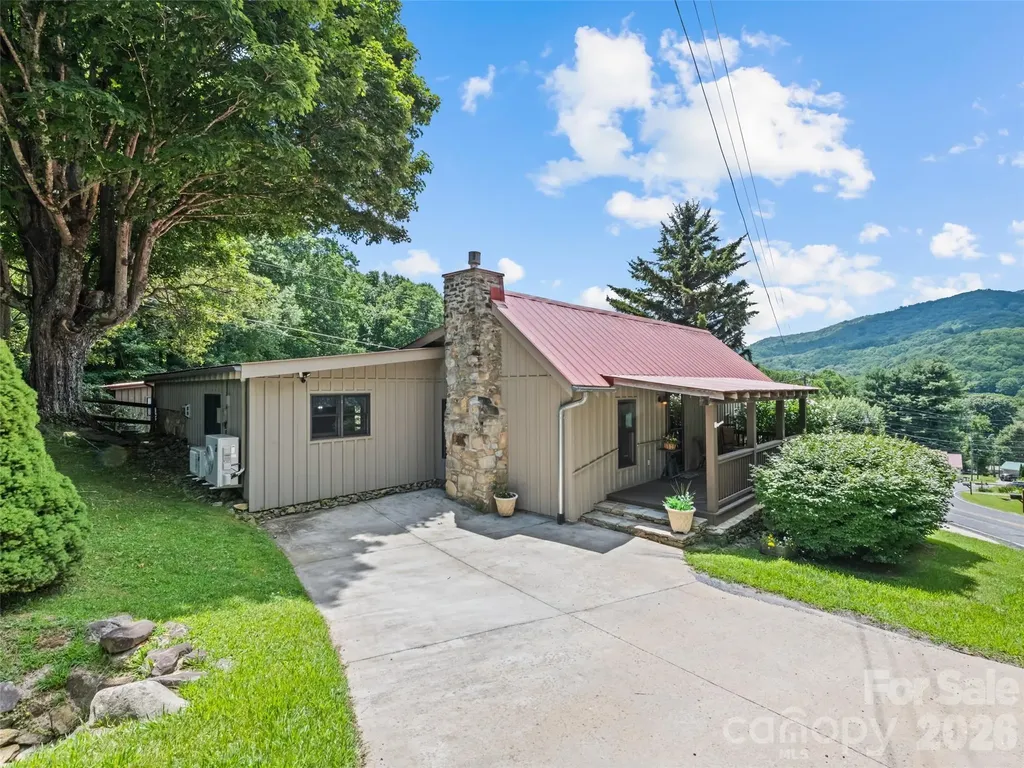 404 Red Bank Road Waynesville NC 28786