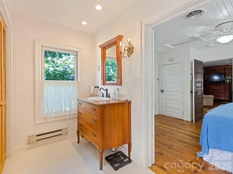 404 Red Bank Road Waynesville NC 28786