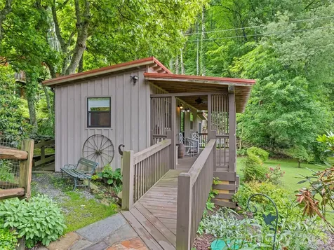 404 Red Bank Road Waynesville NC 28786