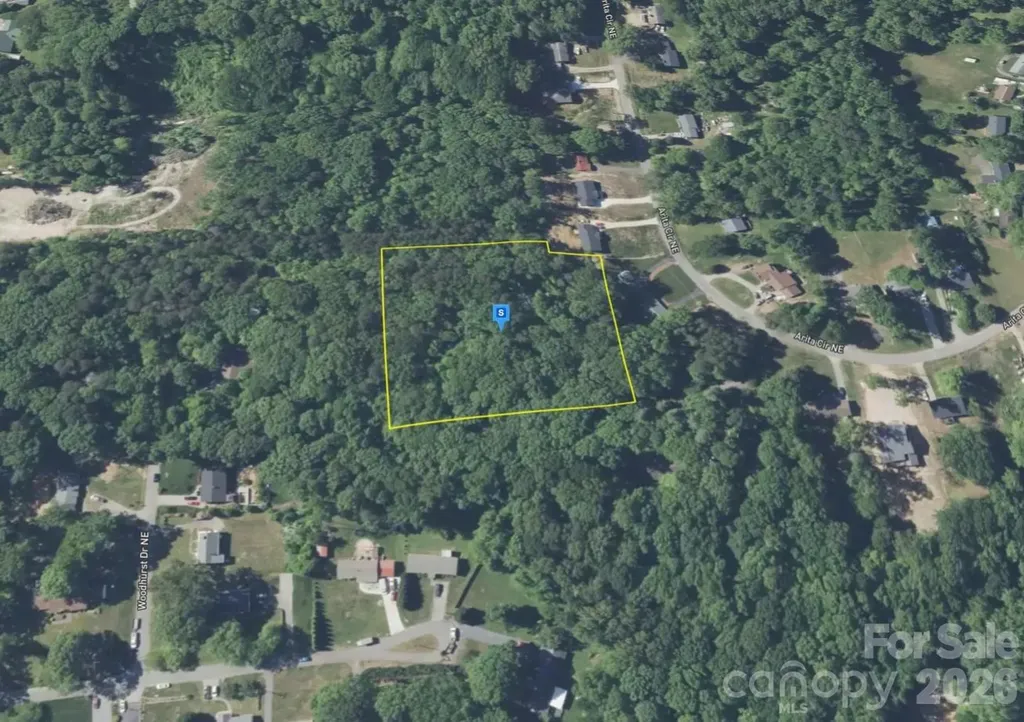 4660 Woodhurst Drive NE Winston Salem NC 27105