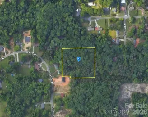 4660 Woodhurst Drive NE Winston Salem NC 27105