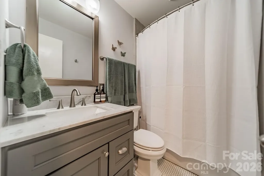 3723 Litchfield Road Charlotte NC 28211