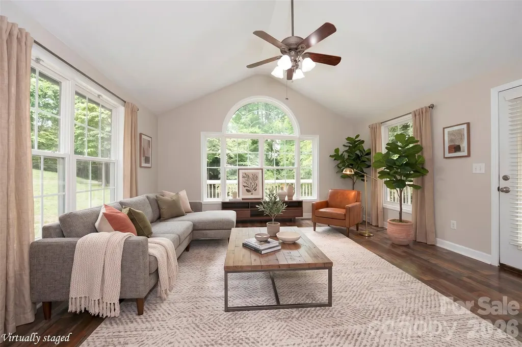 6175 La Crosse Court Clemmons NC 27012