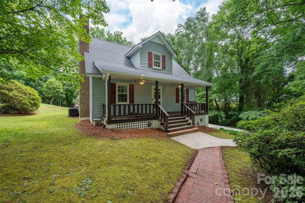 6175 La Crosse Court Clemmons NC 27012