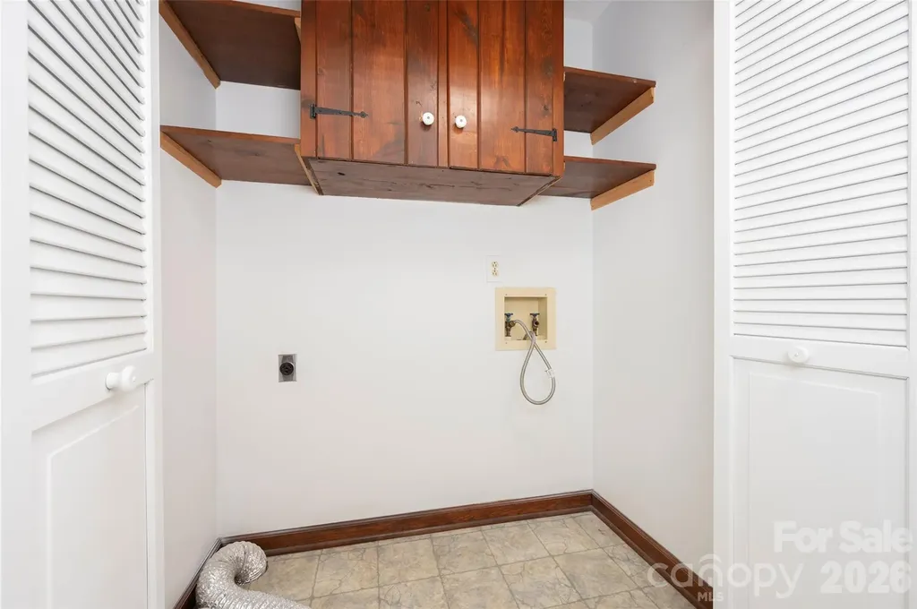 6175 La Crosse Court Clemmons NC 27012