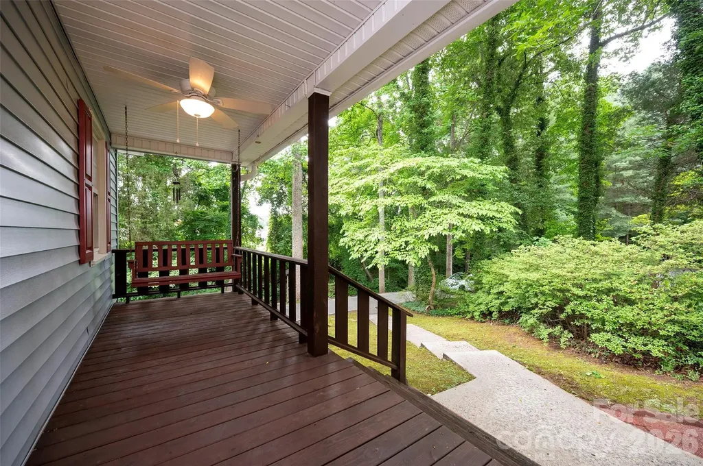6175 La Crosse Court Clemmons NC 27012