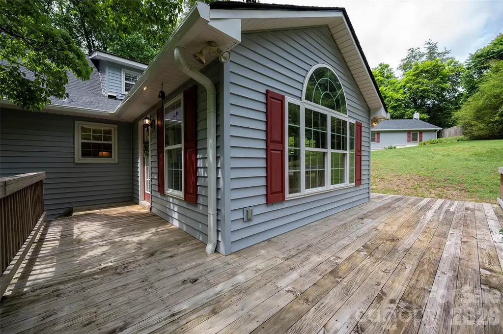 6175 La Crosse Court Clemmons NC 27012