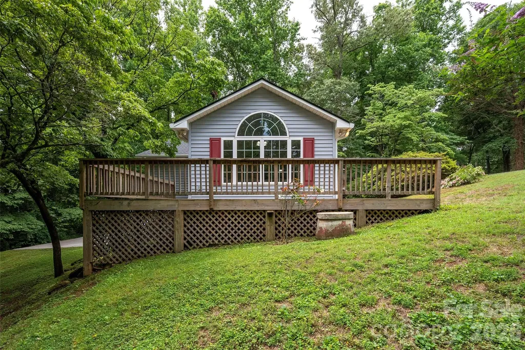 6175 La Crosse Court Clemmons NC 27012