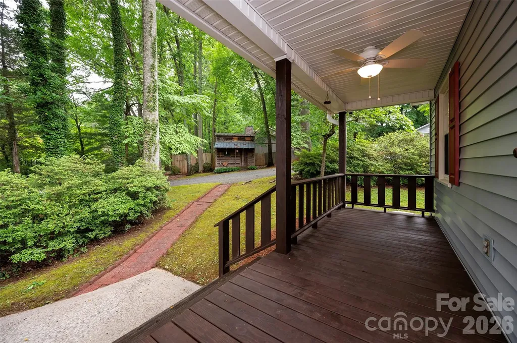 6175 La Crosse Court Clemmons NC 27012