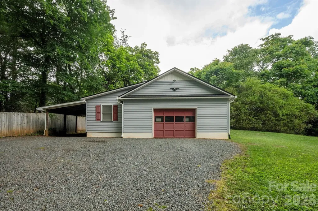 6175 La Crosse Court Clemmons NC 27012