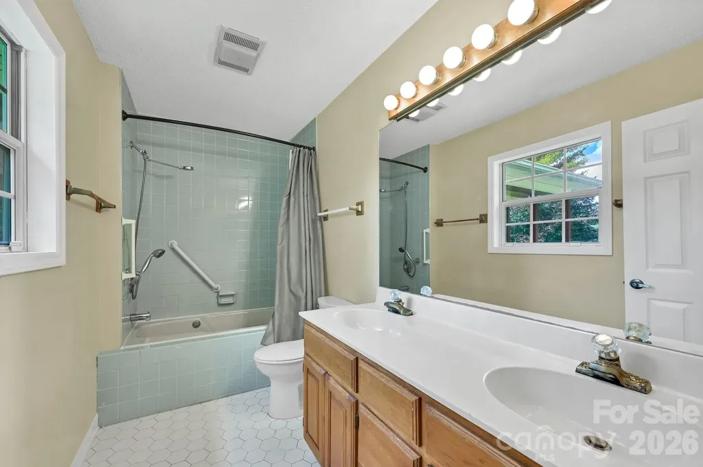 31 Surrey Run Asheville NC 28803