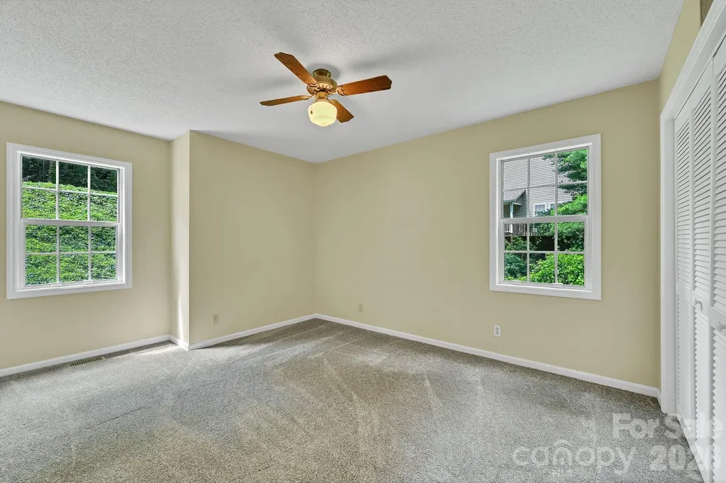 31 Surrey Run Asheville NC 28803