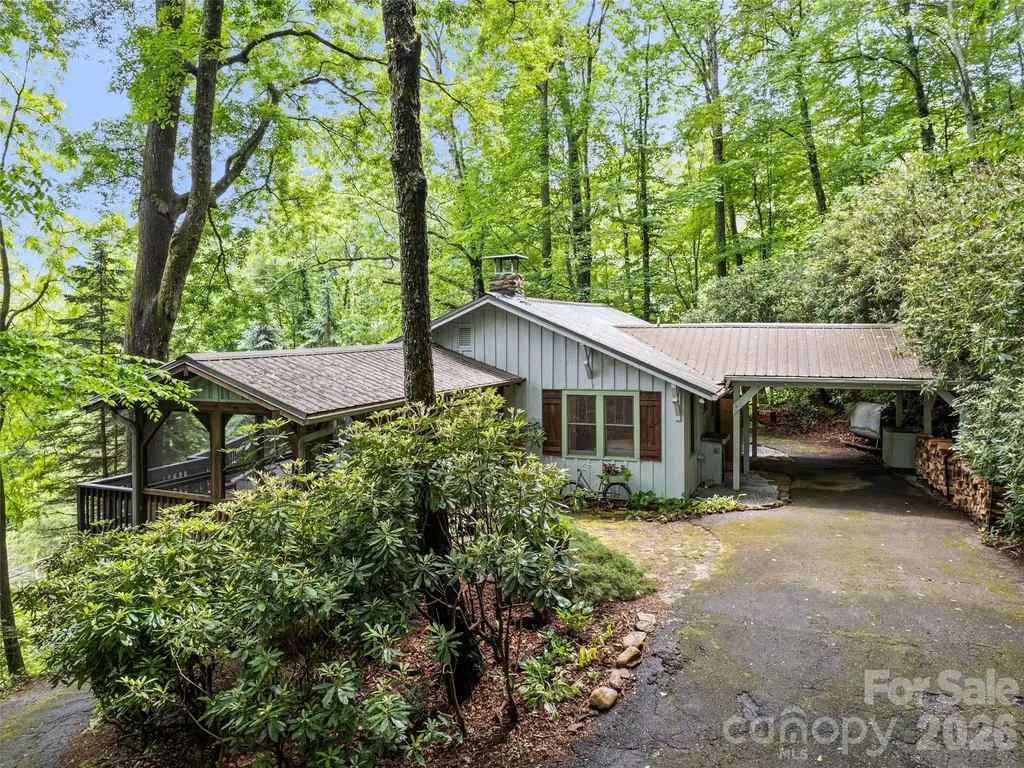 104 The High Road Waynesville NC 28786