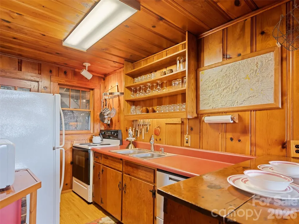 104 The High Road Waynesville NC 28786
