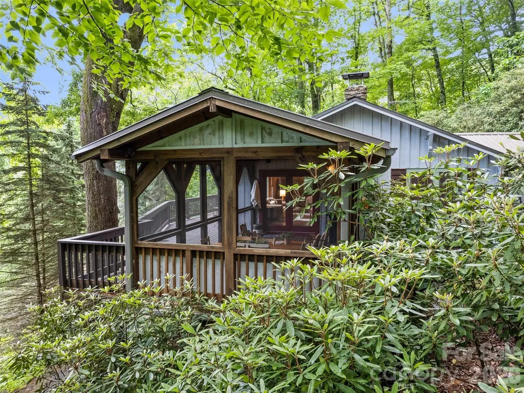 104 The High Road Waynesville NC 28786