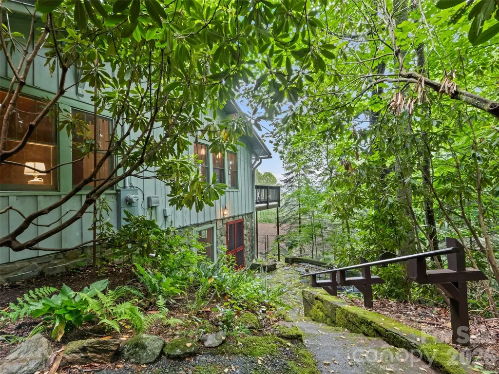 104 The High Road Waynesville NC 28786