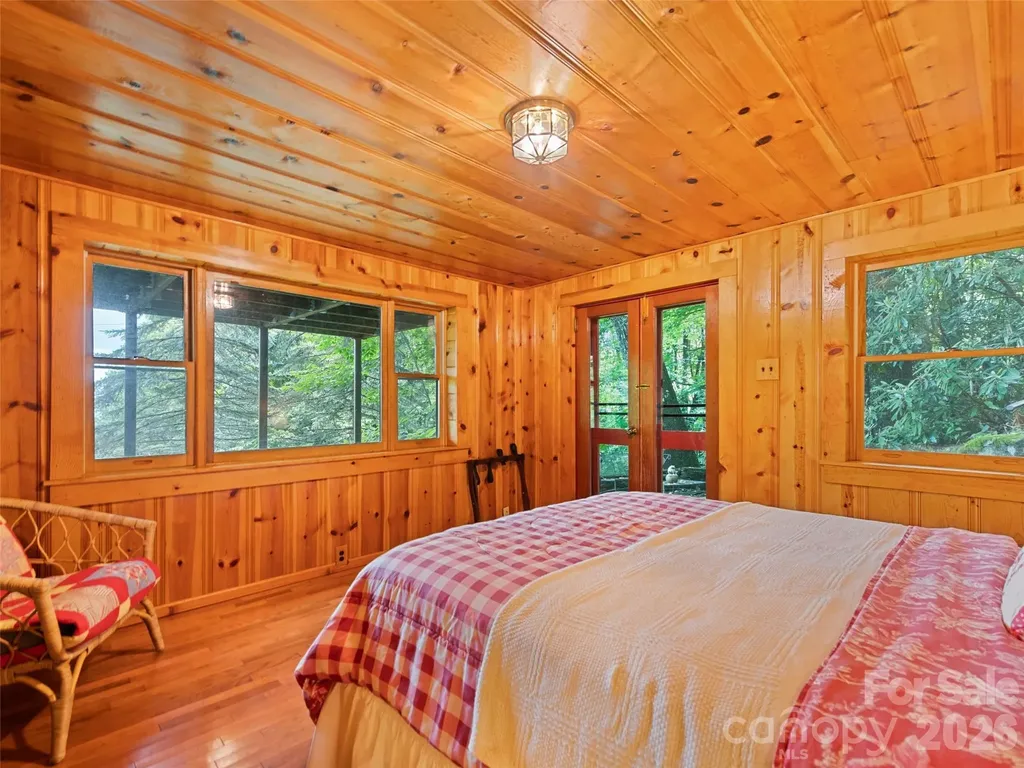 104 The High Road Waynesville NC 28786