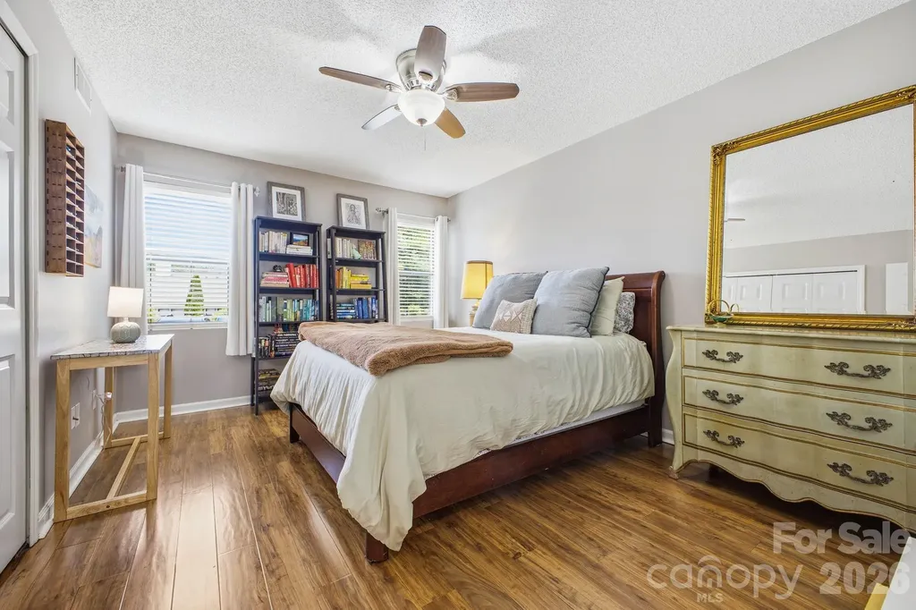 2305 Abbey Circle Asheville NC 28805