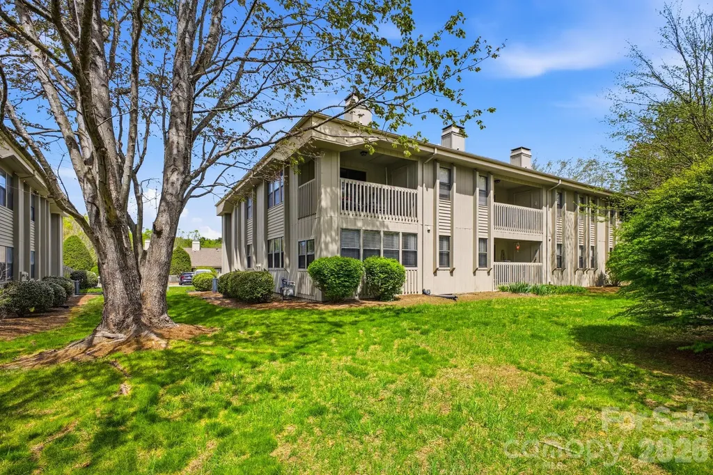 2305 Abbey Circle Asheville NC 28805
